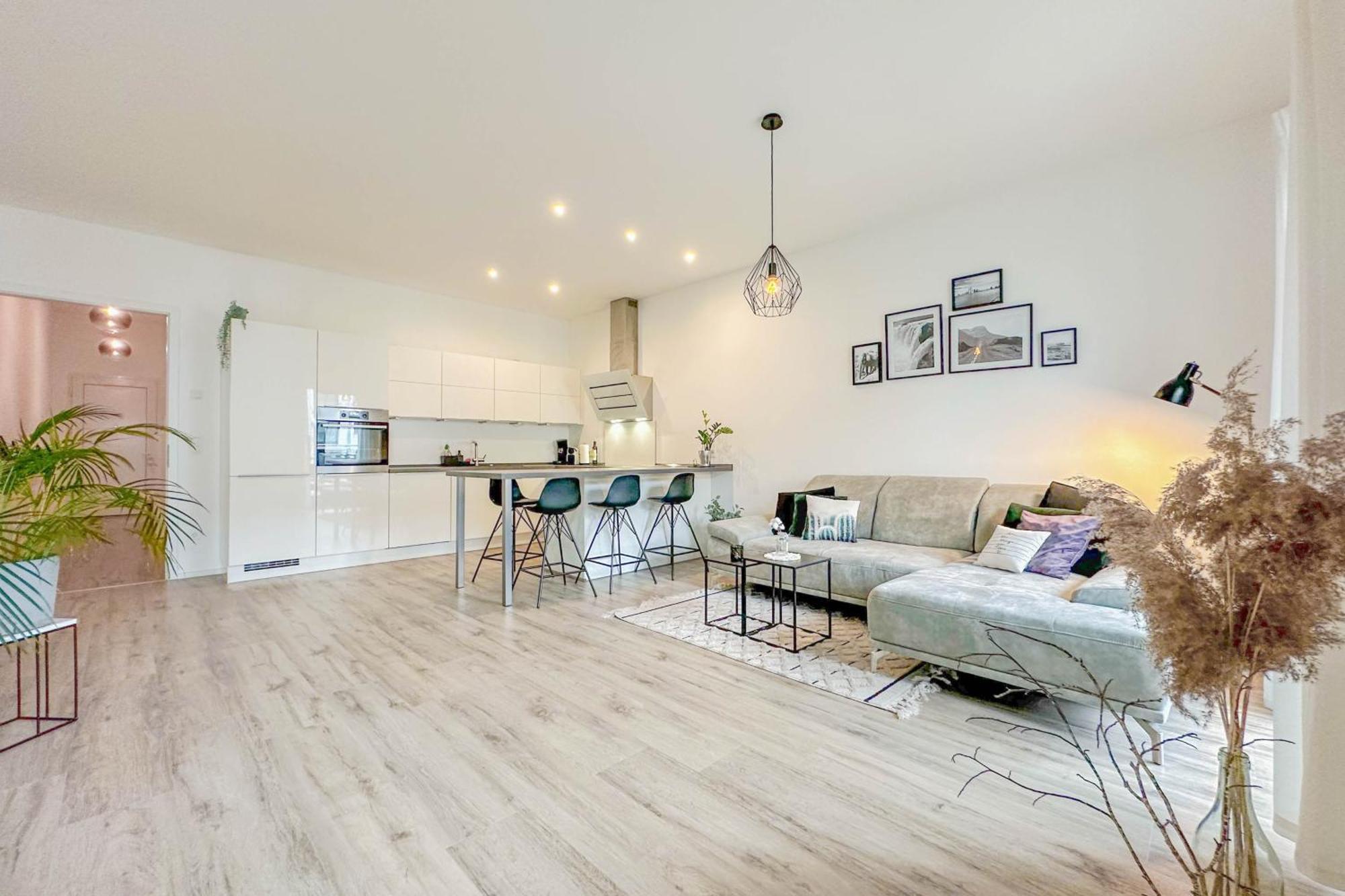 Modernes Trierer Cityloft Mit Grossem Balkon Exteriér fotografie